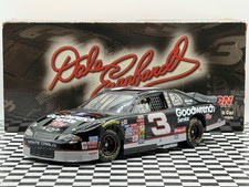 2001 Dale Earnhardt Goodwrench Chevrolet Monte Carlo RCR Action NASCAR 1/24