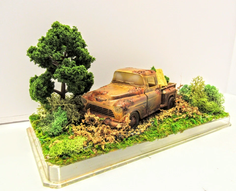 1957 Chevrolet Cameo Pickup Truck Custom Diorama Display 1:32 Scale Collectible - Image 4 of 4