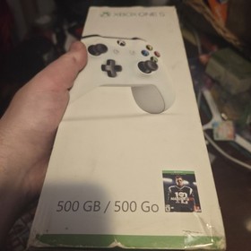 Xbox One S 500GB White Console Bundle Madden 18 Box 2 Controllers Kinect 5 Games