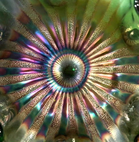 Northwood Green Iridescent Stippled Rays Carnival Glass Ruffled Rim Bowl 5"