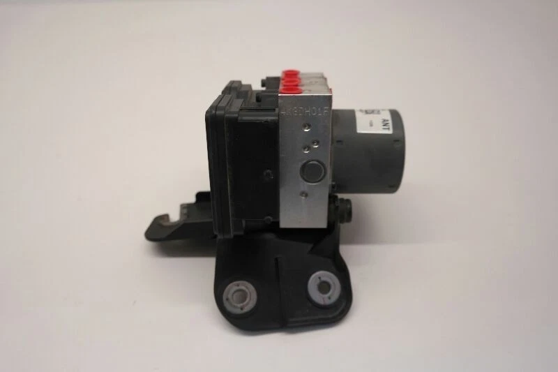 "2012-2013 Chevrolet Sonic ABS Brake Pump Module OEM 95230592 Tested Used" - Image 3 of 4