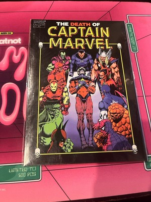 Marvel Comics ''The Death Of Captain Marvel. 1994 Marvel Entertainment