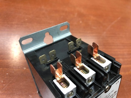 Hartland Controls Contactor 110V Tpst 50Amp HCC-3XT04CG Coil 120VAC 50/60 HZ - Picture 3 of 6