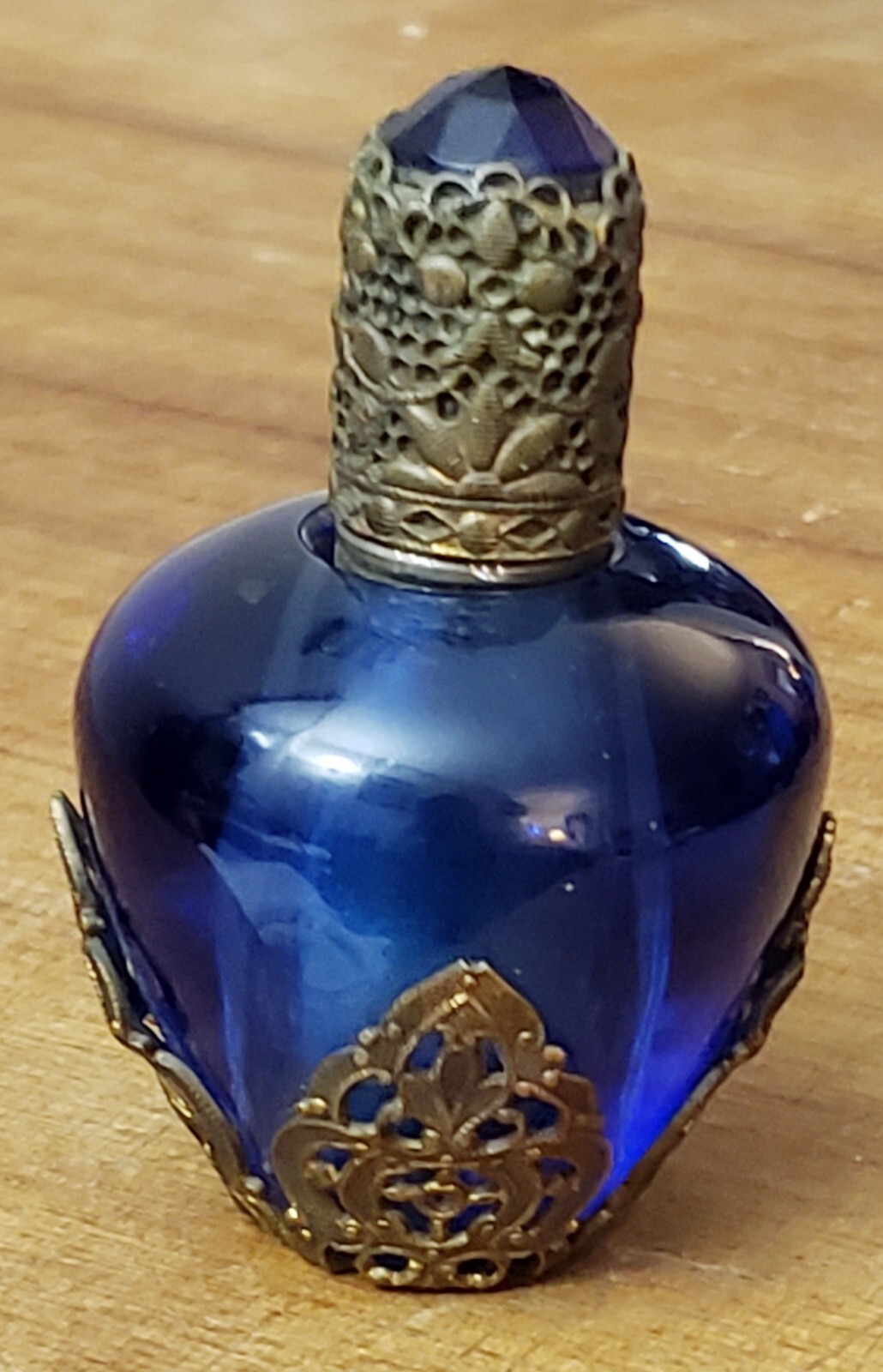 Vintage Table Vanity Lighter 1940s STRIKALITE Cobalt Blue Glass Jewel