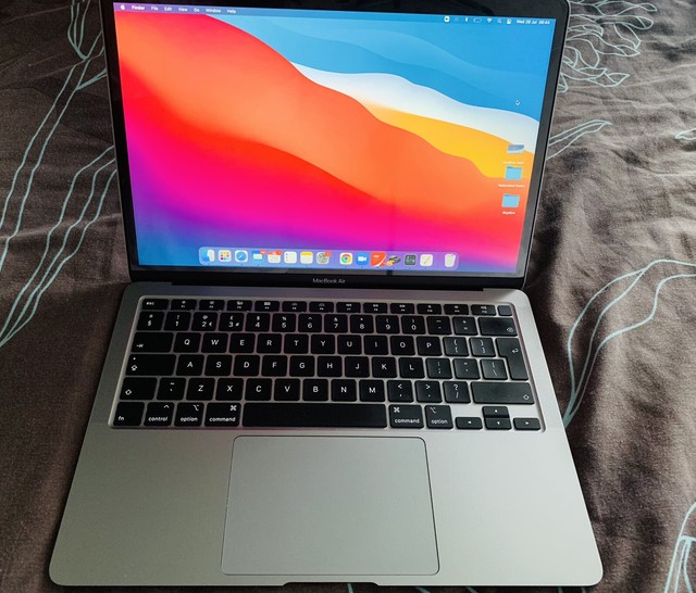 Apple MacBook Air 13.3" 256gb SSD Intel Core I3 Model A2179 July 2020