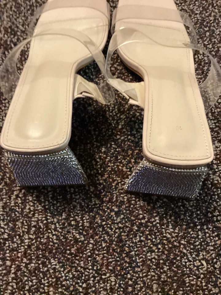 Tacones bloque de estrás con correa transparente - Elegante brillo y estilo moderno Foto 2 de 3