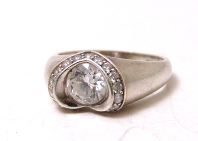 Sterling Silver 925 CZ Crystal Heart Matte Finish Band Ring Sz 8.5 - 5.4g