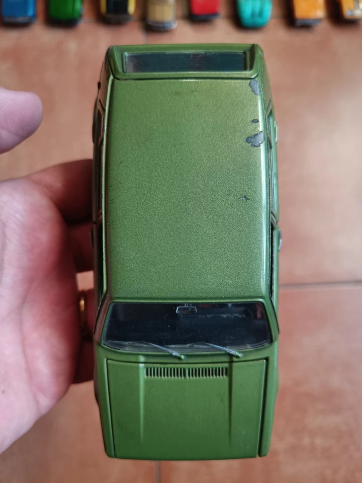 MEBETOYS Volkswagen Golf scala 1/25 Mattel buone condizioni colore verde - Immagine 2 di 4