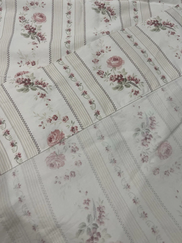 Vintage Bloomingdale’s King Flat Sheet 102”/103” Made In Italy 100% Cotton Roses - Image 4 of 4