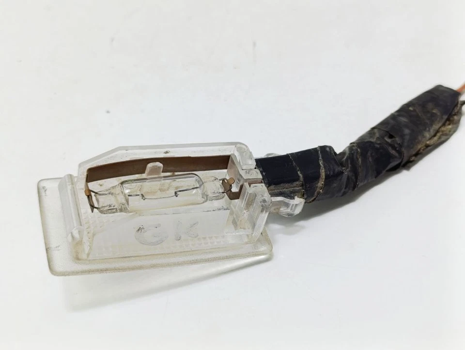 Pontiac Trans Sport 2005 Rear Left Other Light Interior UST130653 - Image 4 of 4