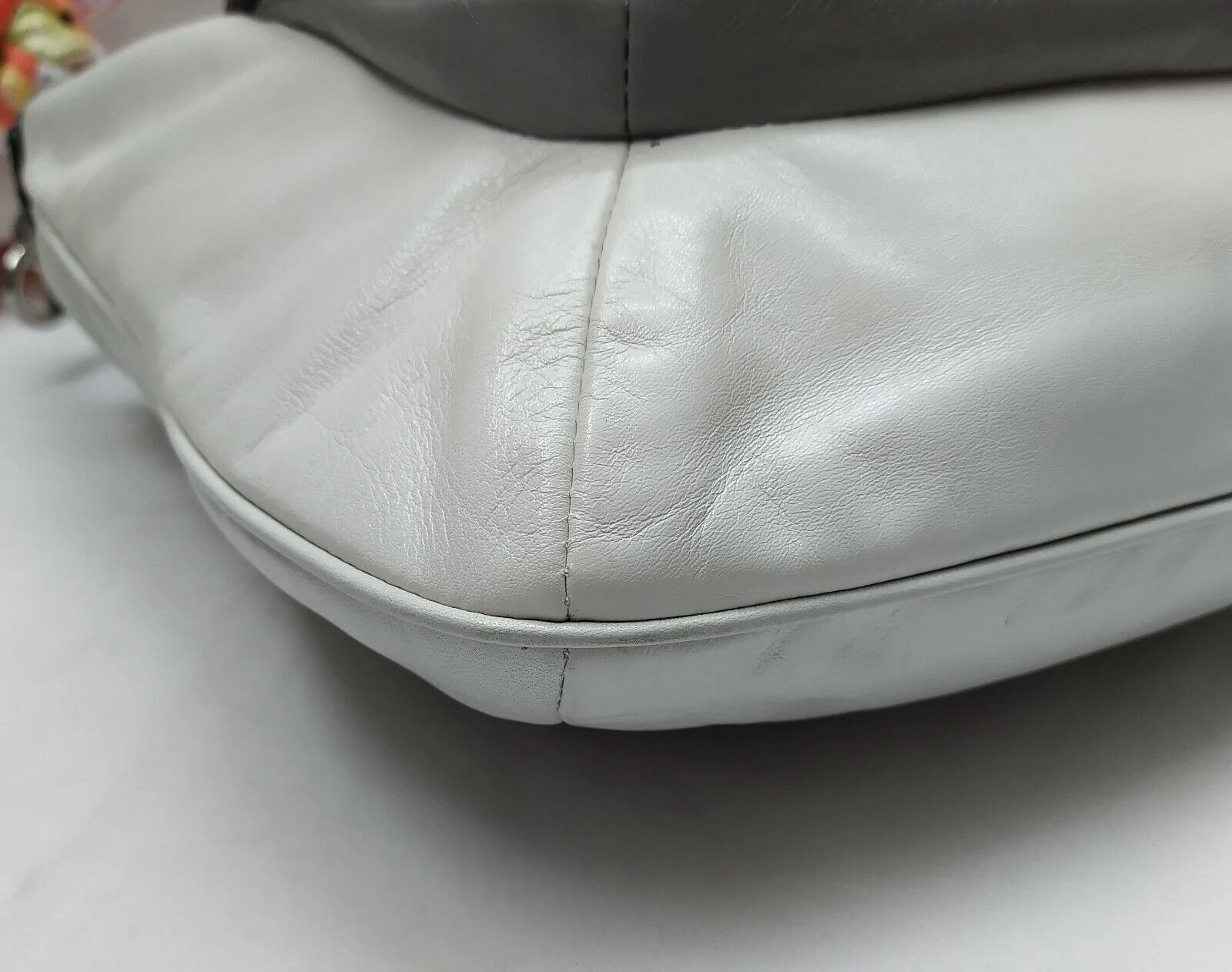 Borsa a tracolla Coach Kristin bianca grigia in pelle con dettagli in pelle di serpente chiusura con cerniera