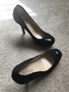 guess black suede heels