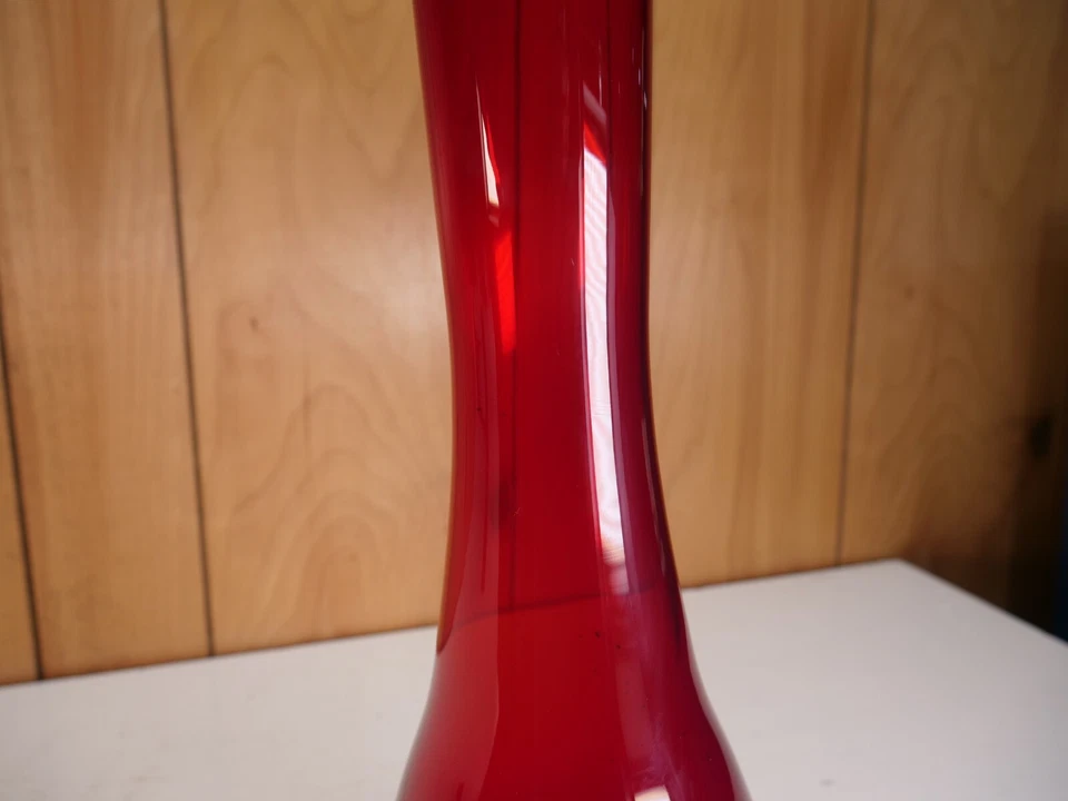 Pier 1 vaso de vidro vermelho rubi soprado à mão grande decoração de mesa 17" Tailândia - Imagem 3 de 4