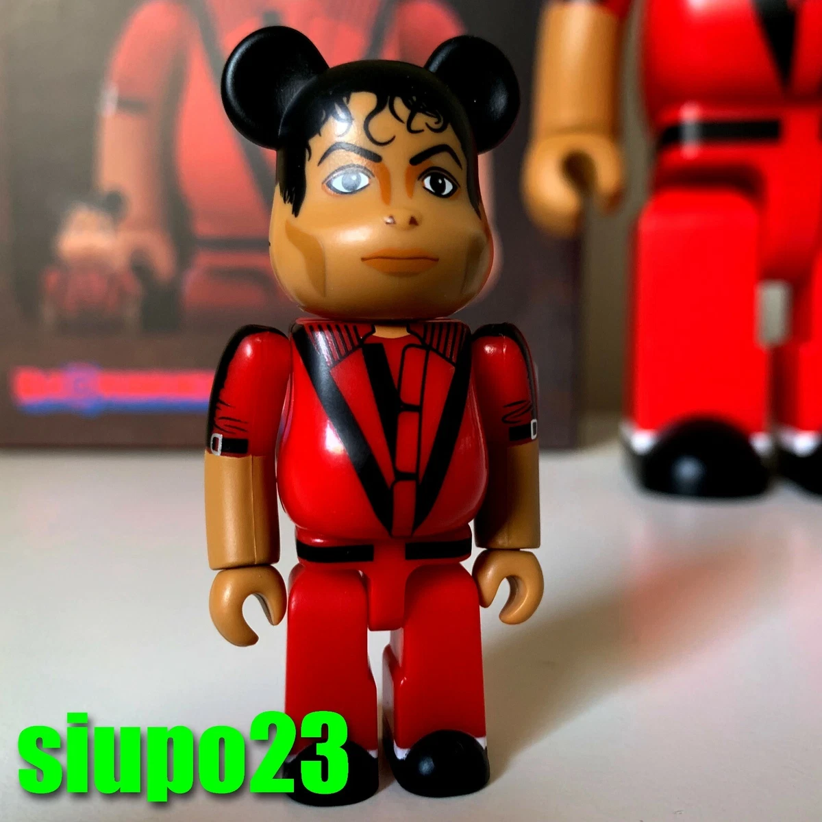 Medicom 400% + 100% Bearbrick ~ Michael Jackson Thriller Be@rbrick Red  Jacket Ve