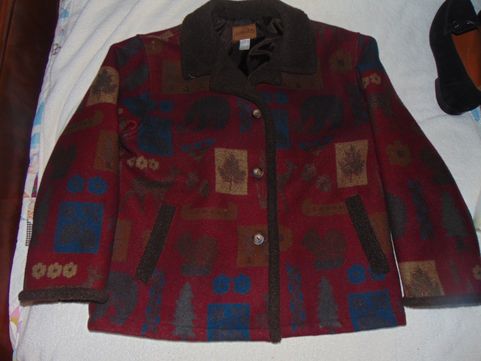 Vtg PENDLETON Original Bear & Maple Leaf WESTERN … - image 2
