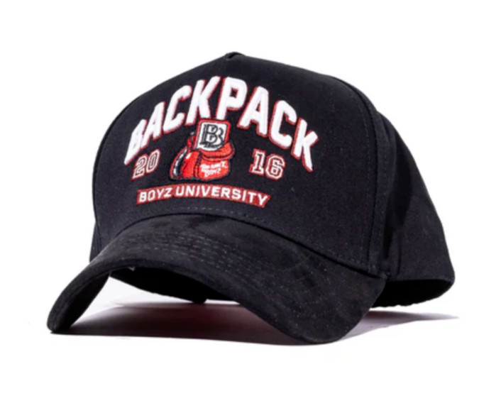 РЮКЗАК GALLO FINO X BACKPACKBOYZ COLLAB, ЧЕРНАЯ ШЛЯПА-СНЭПБЭК, РЮКЗАК GF UNIVERSITY