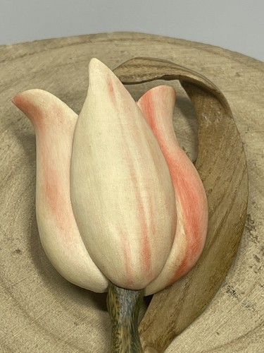 Vintage Ray Muniak Pink Tulip Wood Carved Floral Pin Brooch - Picture 3 of 8