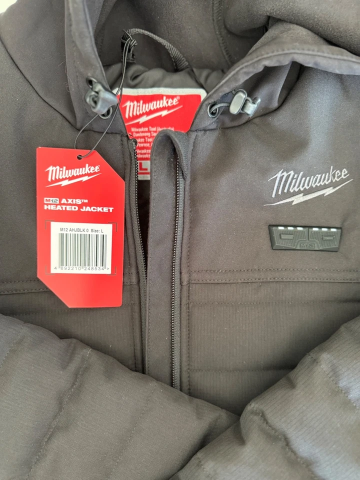 Milwaukee M12 AXIS Heated Jacket Black Men’s L – M12AHJBLK0 – Incl USB-C Charger - Image 4 of 4