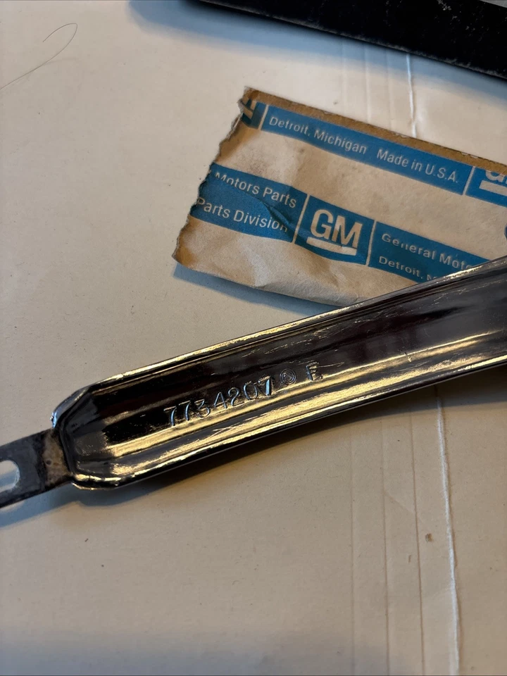 Oldsmobile Cutlass 1968 1969 vacaciones y moldeado de cuarto F85 lado izquierdo  Foto 2 de 2