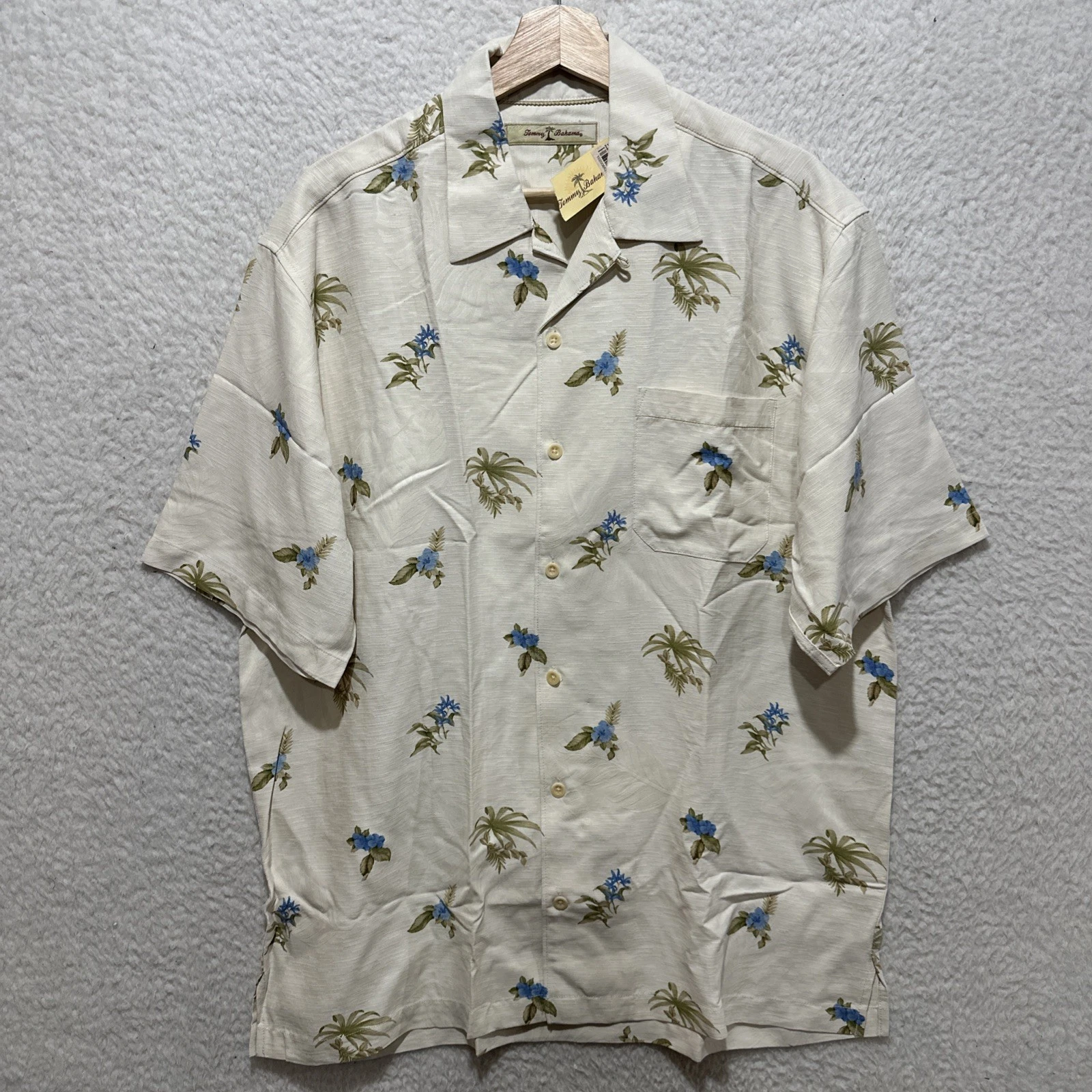 Tommy Bahama Mens Short Sleeved Button Down Shirt Sz L Floral Palm Tree Pattern
