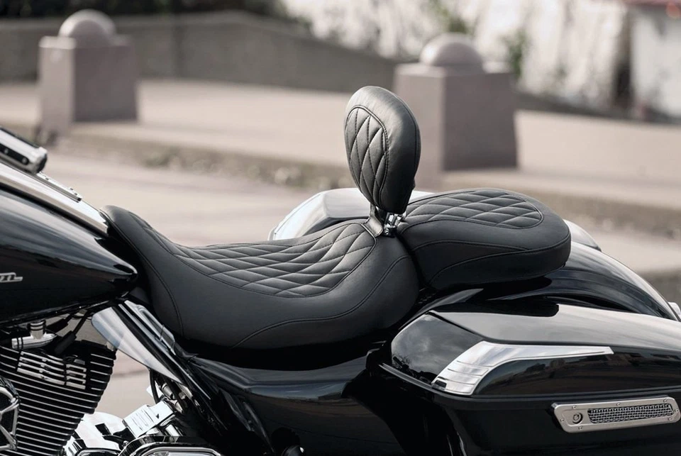 For Harley-Davidson Road King 08-21 Wide Tripper™ Solo Seat with Driver Backrest Foto 3 de 4