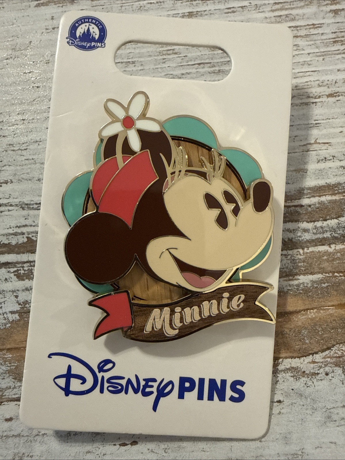 NEW ON CARD! Disney Parks Minnie  Mouse Metal Enamel Pin!