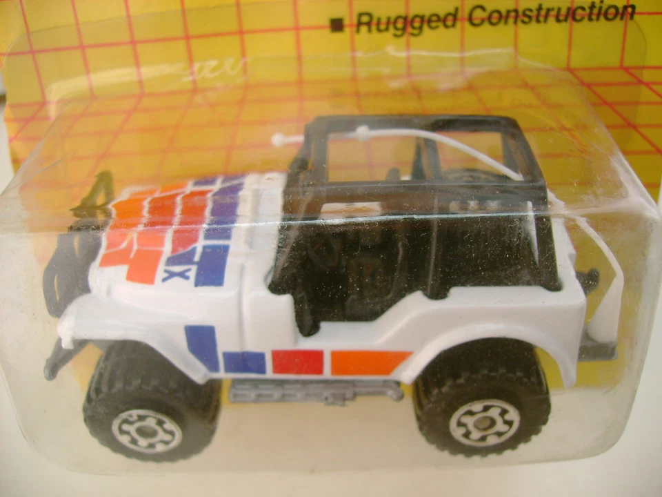 1990 MATCHBOX SUPERFAST MB37 WHITE JEEP 4X4 NEW ON CARD - Image 4 of 4