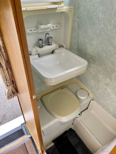 1998/S Auto-Sleepers Symphony Camper - 4 Berth + 2.0 Petrol + Fabulous Mileage! - Picture 20 of 23