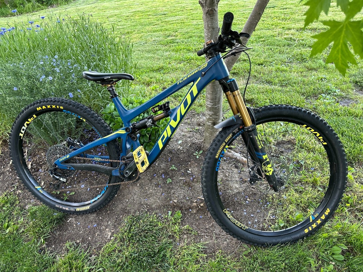 2020 Pivot Firebird 29 Carbon Fiber Moutain Bike Medium | eBay 2020 Pivot Firebird 29 Carbon Fiber Moutain Bike Medium | eBay