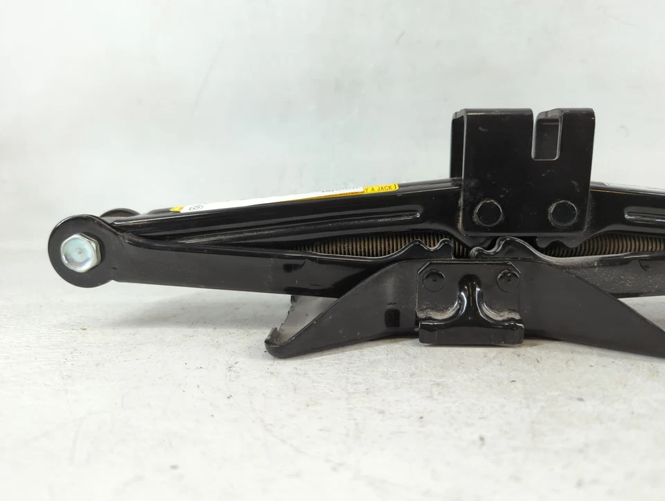 2013 Hyundai Tucson Spare Scissor Car Jack HAUSG - Image 2 of 4