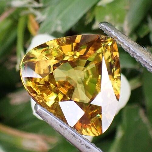 5.31CT  NATURAL  YELLOW    HEART  SPHENE - Picture 1 of 4