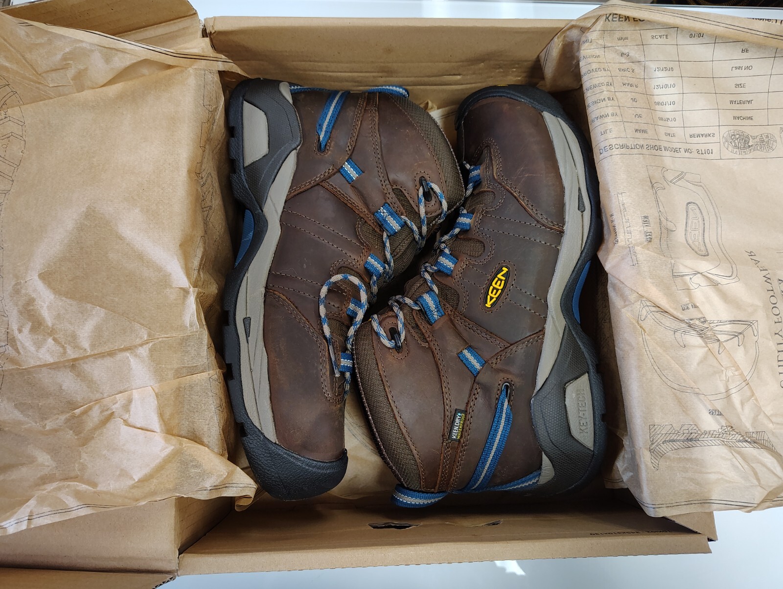Bota de trabajo Keen Detroit XT Mid WP para hombre con puntera de acero - marrón - varias tallas - nueva