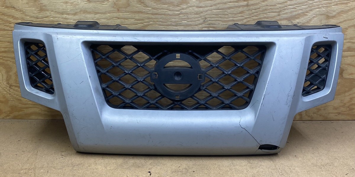 2009-2013 NISSAN XTERRA FRONT BUMPER GRILLE PLASTIC 62310-ZL00A