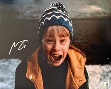 Macaulay Culkin Signed Home Alone 11x14 Photo BAS Beckett Witnessed