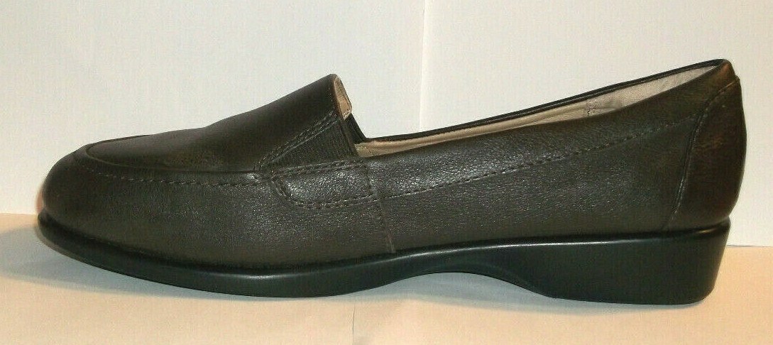 Hush Puppies Brown Leather Loafers~Size 9 M