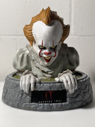 Statua Pennywise Illuminazione Fogna LED Spirito Halloween (Z30) - Foto 7 di 8