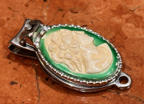 NIKKEN GRÜNE KAMEE VIKTORIANISCHE DAME ERHABEN RELIEF NR. 1400 NAGELKNIPSER EUC
