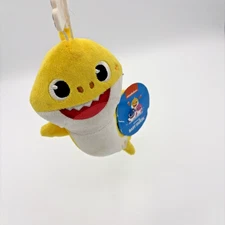 Nickelodeon Pinkfong Baby Shark Clip On Coin Purse 5“ Plush Yellow Stuffed NWT