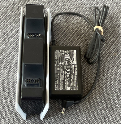 Sony PS5 DualSense Ladestation für Controller mit Netzteil *ohne Netzkabel*