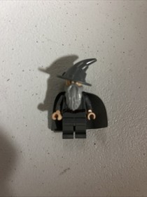 Lego Lord of Rings Hobbit Minifigure Gandalf the Grey Wizard Hat Beard 9469! G4
