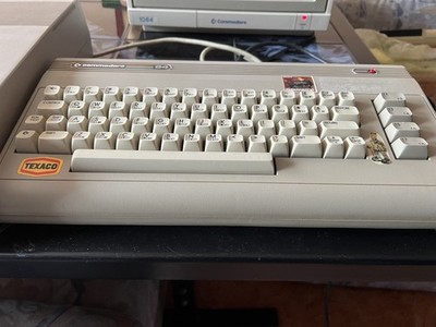 Commodore C64  Brotkasten  mit Floppy 1541 und Software 
