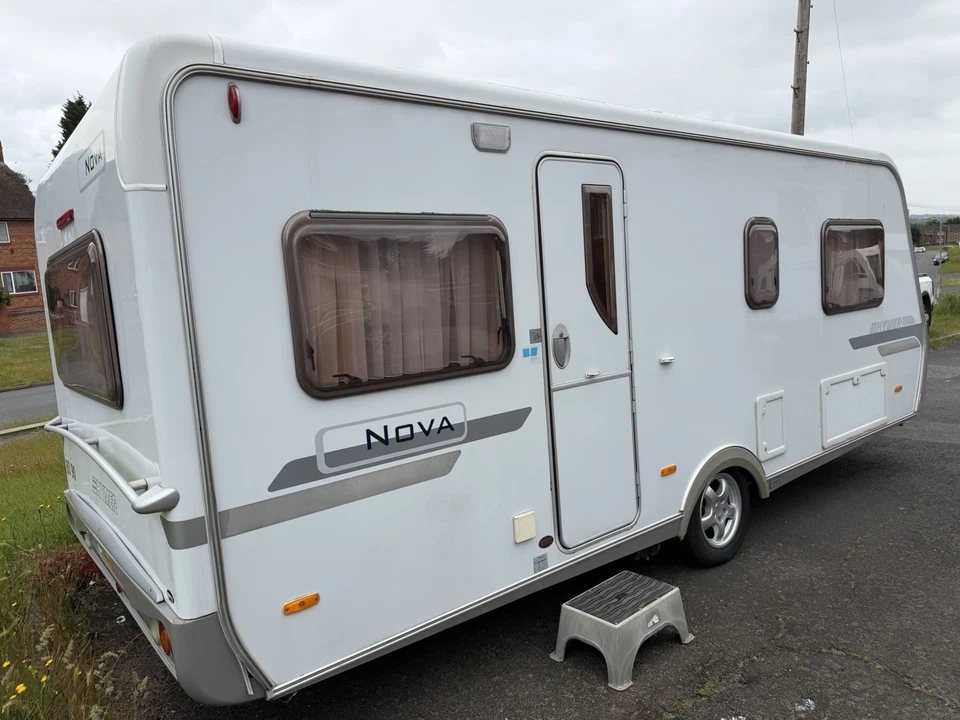 2008 Hymer Nova 530 DB Fixed Bed 4 Berth - Image 2 of 4