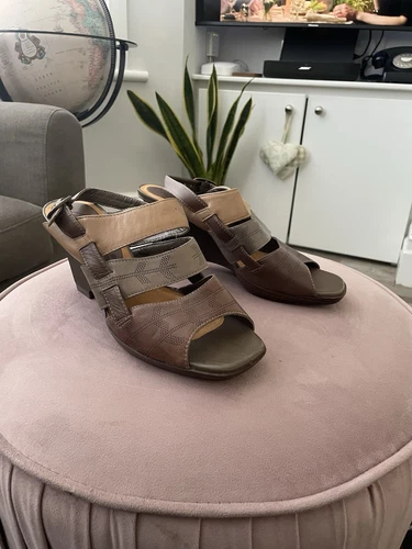 Sandali Clarks Autunno Pelle Colorata Zeppa Tacco Uk 5 Eu 38 Ottime Condizioni