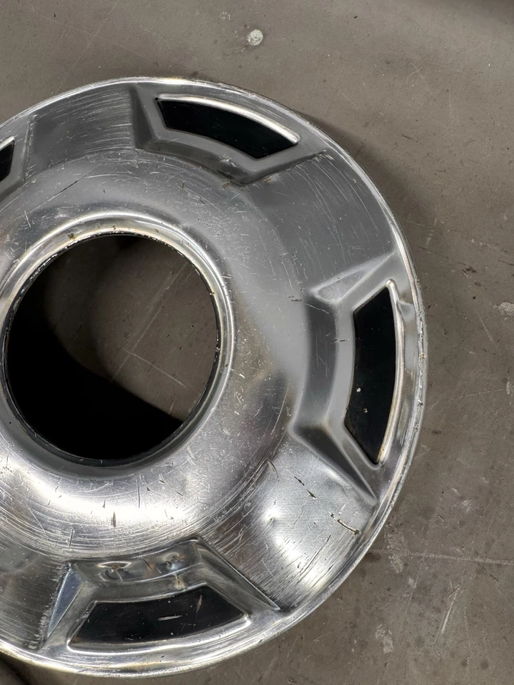 Cubiertas de rueda tapacubos plato perro camioneta Ford 1976-1991 F150 Bronco XLT F250 F350 OEM Foto 4 de 4