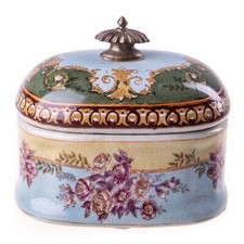 Porcelain with bronze box