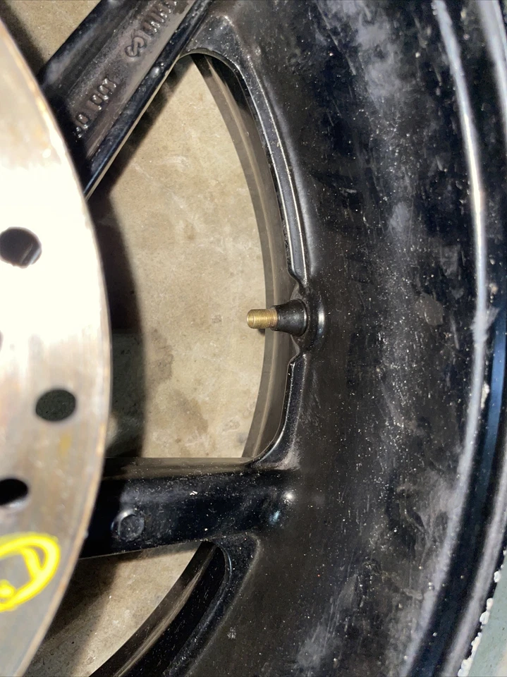 Llanta trasera HONDA 93 94 95 CBR 900 RR CBR900 CBR900RR OEM NEGRA Foto 4 de 4