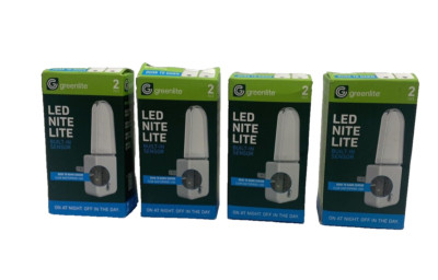 LOTE OF 4 BOXES GREENLITE LED NITE LITE BUILT-IN SENSOR (2PCS EACH BOX)