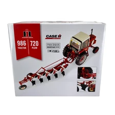 ERTL 1/16 International Harvester 986 Tractor w/ 720 Plow