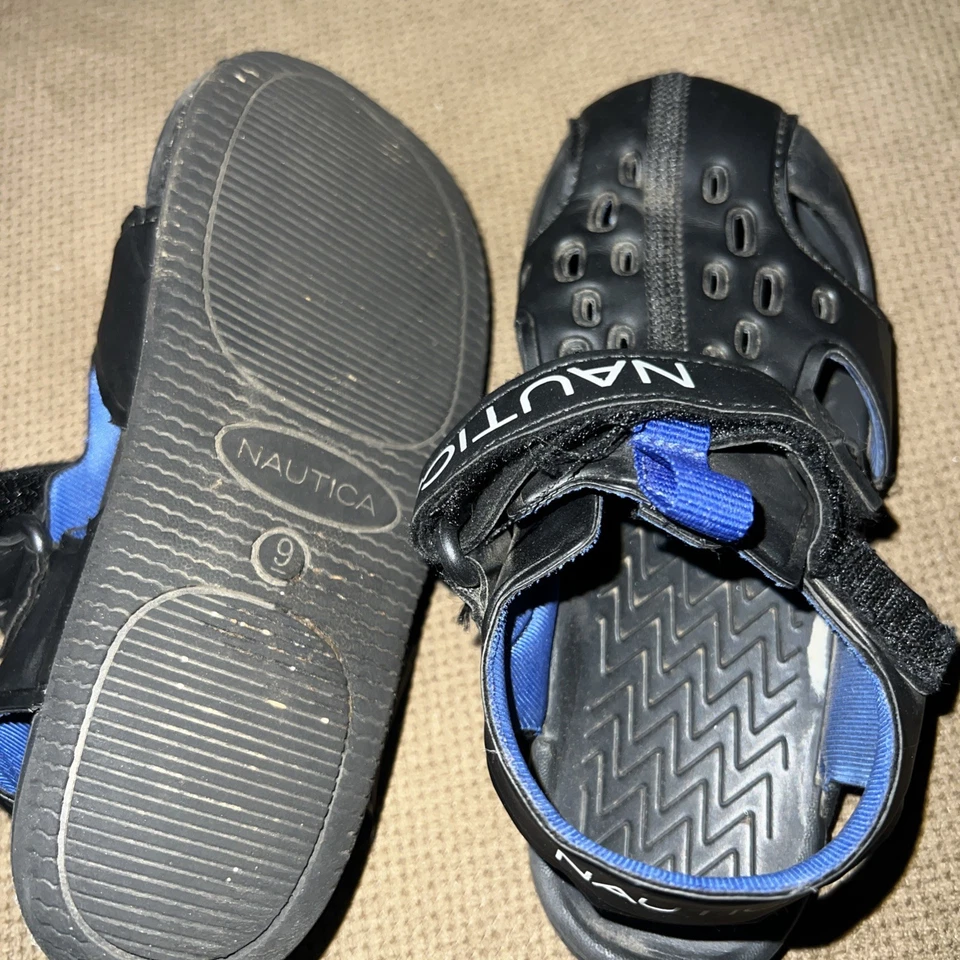 Nautica Toddler Boy's Sandals Size9 with Adjustable Strap - Image 3 of 4