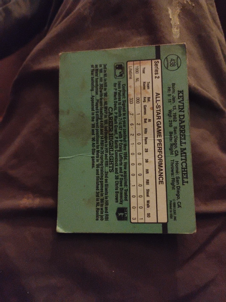 1991 Donruss - Kevin Mitchell #438 3 Yellow Stripes on Right Border - Image 3 of 4